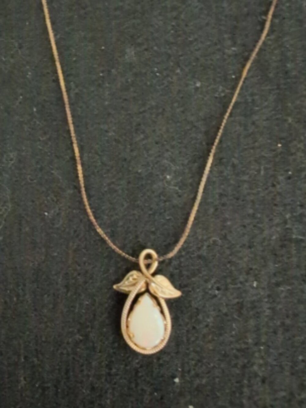 Vintage Gold Teardrop White Opal Women’s Necklace pendant
